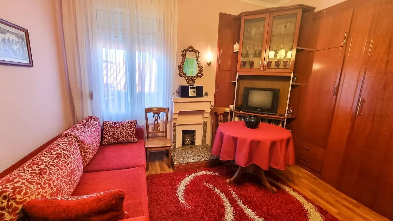 Liora'S Place Korça Albanien