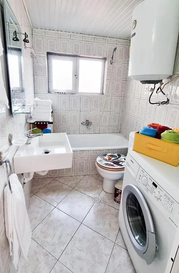 Liora'S Place Korce 0*,
