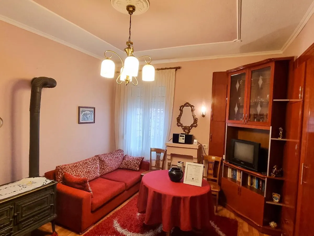 Liora'S Place Korça Lägenhet