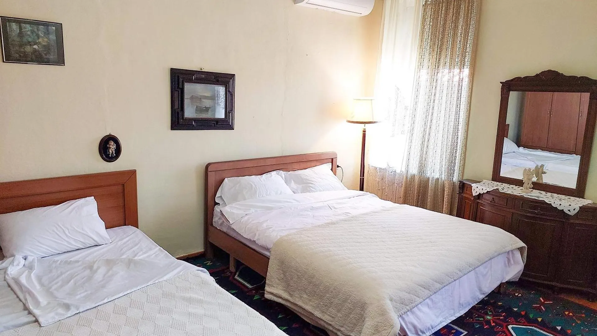Lägenhet Liora'S Place Korça